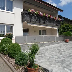 Apartment Ferienwohnung Meisenzahl, Buergstadt